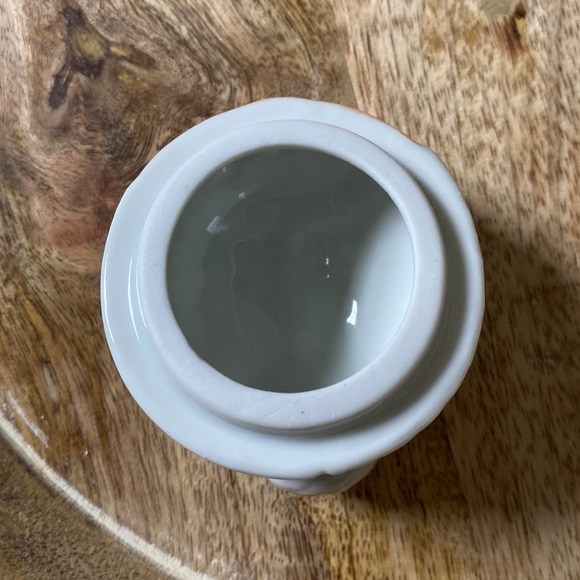 VINTAGE AVON 1983 MR & MRS CLAUSE SUGAR & CREAMER SET EUC - Picture 12 of 14